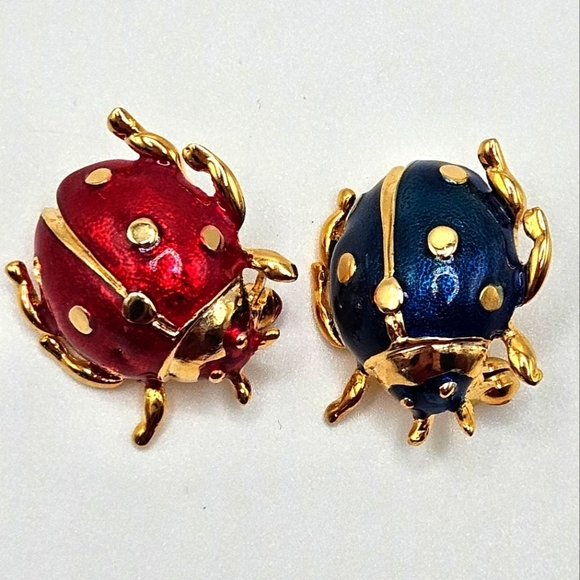 VINTAGE Red and Blue Enamel Gold Tone Ladybug Beetle Brooch Pin Set Bugs - Picture 6 of 6